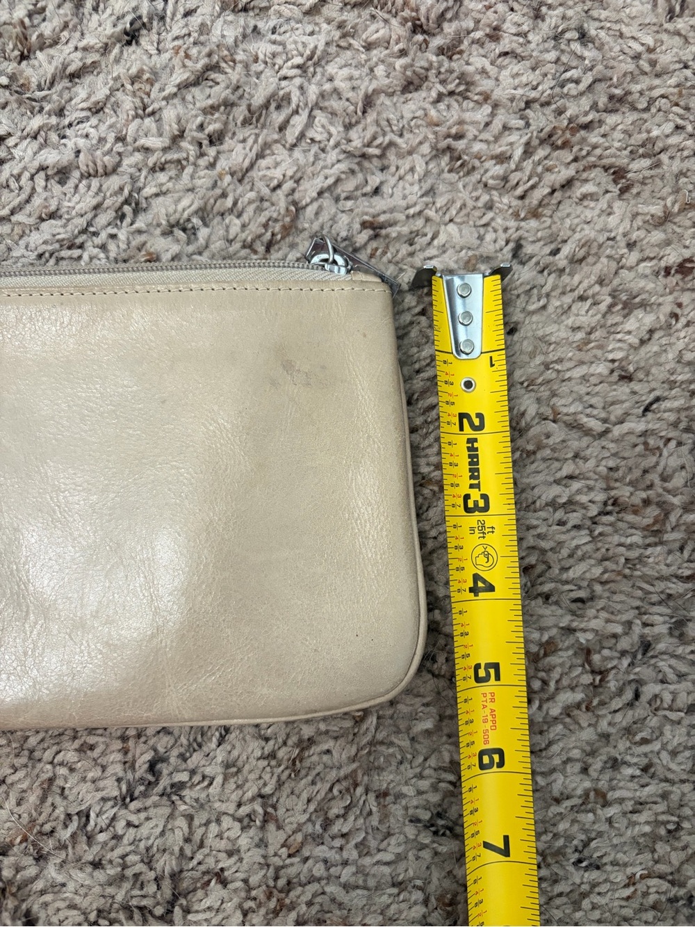 HOBO International large leather tan wristlet clutch purse - Picture 6 of 6